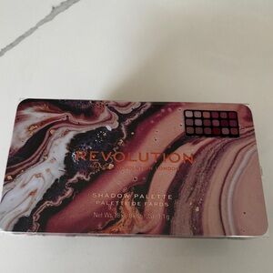 Revolution Marbled Shadow Palette with Rich Hues